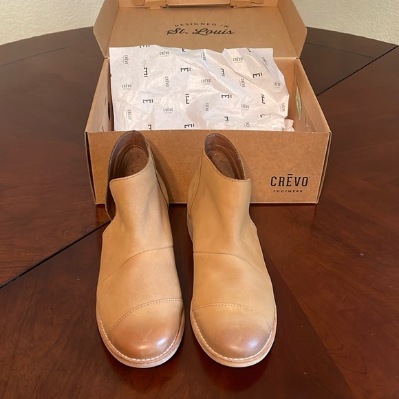 Crevo Shoes - CREVO FOOTWEAR FASHION BOOTS, SIZE 7.5
